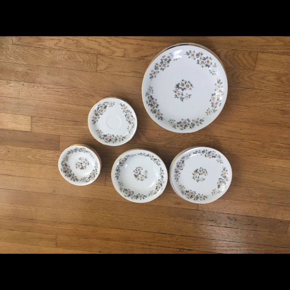 Noritake fine China floral pattern